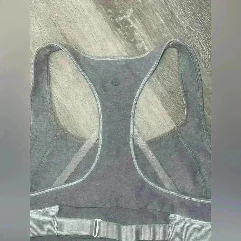 Lululemon Take 2 Bra
Wee Stripe Heathered Slate gray / Heathered Slate size 10 - Picture 10 of 14